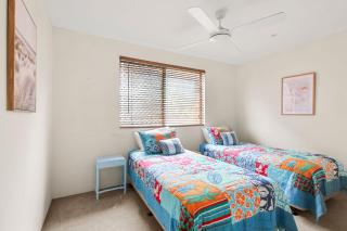 Island View Unit 3, 23 Esplanade, Bulcock Beach - Caloundra - 5