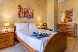 Grand Gozo Farmhouse with Games Room & Pool - Sannat - 4