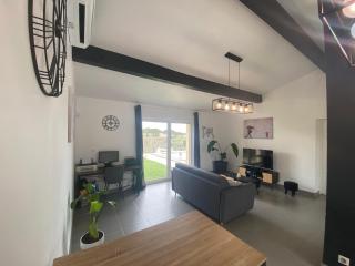 Loftly place - Cournonsec - 2