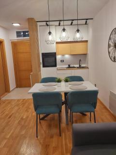 Leonardo lux 77,Vila Leonardo 7 - 9