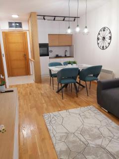 Leonardo lux 77,Vila Leonardo 7 - Zlatibor - 0