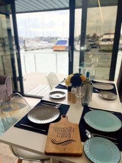 Yarmouth Waterlodge Floating Apartment 1 - Yarmouth - 5