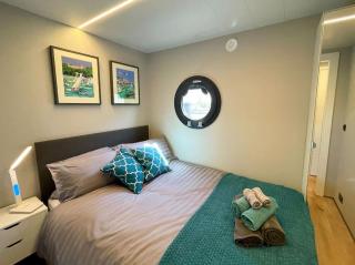 Yarmouth Waterlodge Floating Apartment 1 - Yarmouth - 7