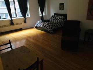 Stylish Montreal Apartment: Comfortable Stay in the Golden Square Mile - Montreal - 4