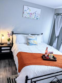 2BR-2BA Luxy Dendrobium Oasis, Pet Friendly, Family Friendly, Free Parking & Balcony - Philadelphia - 1