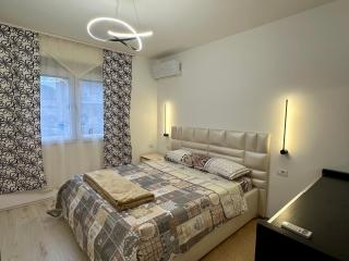 Grace’s Apartment 2 - 4