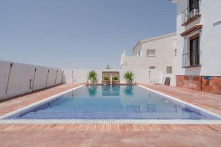 Spacious Villa in Granada with Private Pool and Jacuzzi - La Zubia - 7