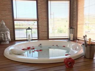 Spacious Villa in Granada with Private Pool and Jacuzzi - La Zubia - 2