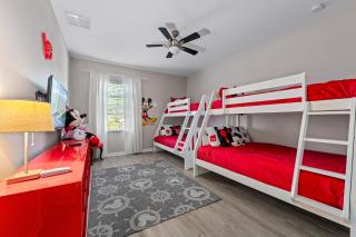 Sleeps 14 Heated Pool + Lazy River + Game Room - Davenport - 3