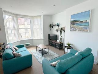 Private Parking, Central Llandudno, King Bed with Ensuite at Clement Lodge - 9