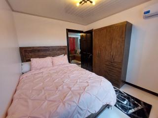 Cozy & Central 2 Bedroom Apt - 2