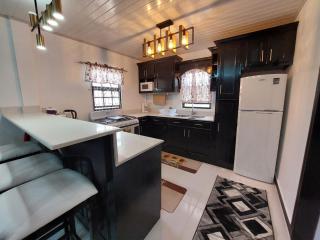 Cozy & Central 2 Bedroom Apt - 1