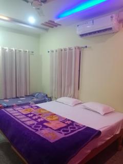 Puneetha home stay hampi - Hampi - 0