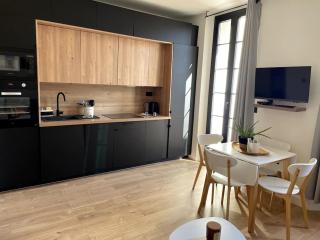 Chez Marlène Coeur Vieil Antibes, bon emplacement, rénové et convivial , clim, balcon - 8