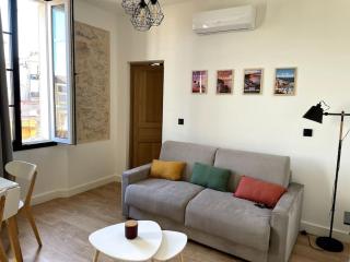 Chez Marlène Coeur Vieil Antibes, bon emplacement, rénové et convivial , clim, balcon - 7