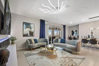 Luxury 28 Guest Home w Games, CInema and More! - Davenport - 8