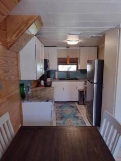 Lemon Bay Cottage in Historic Englewood Village - 4