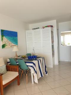 VUE EPOUSTOUFLANTE SUR BANDOL & LA MER 2 pièces, piscine tout confort 4 étoiles, très calme, terrasse spacieuse sans vis à vis, parking privé résidence standing - Bandol - 5