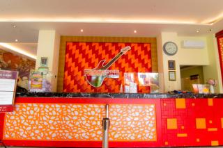 Front One Hotel Purwodadi - Purwodadi - 2