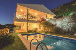 Sunny Villa with Private Pool in Almuñécar - La Herradura - 0