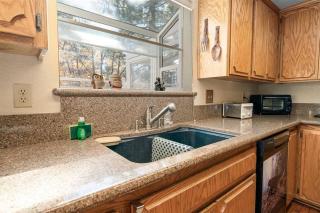 Hyes in the Woods, quiet neighborhood - 9