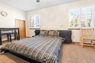 Hyes in the Woods, quiet neighborhood - 5