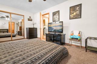 Hyes in the Woods, quiet neighborhood - 1