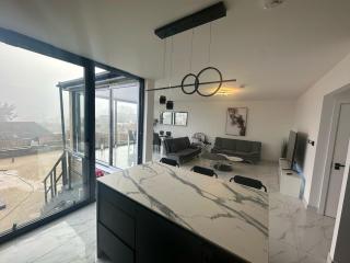 Luxurious & Elegant 6-Bed House - Barnet - 6