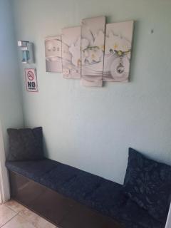 The Cozy Corner - Nassau - 6