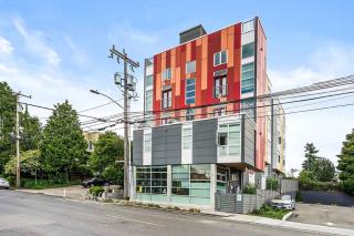 Pacific Trillium Studio, Wallingford 97 Walkscore - Seattle - 3