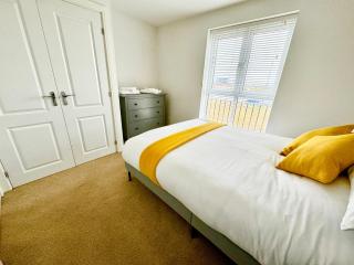 Modern 2-Bedroom Apartment - 4
