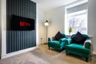 Home in West Yorkshire, Close to Leeds City Center, Sleeps 3! - Batley - 7