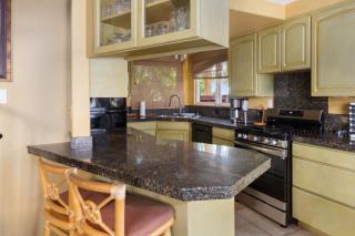 Plumeria Suite, 2-bedroom condo in a boutique property, sleeps 6, pool & BBQ - Kihei - 9
