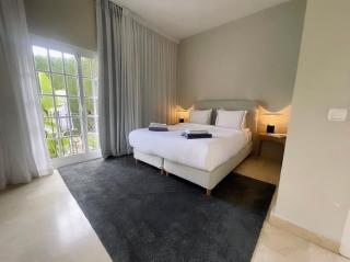 4 bedroom Villa in Top location - Heated Pool - Marbella - 8