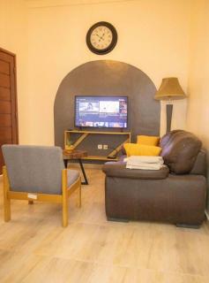 Charming 1-Bedroom Fidjrosse Akogbato - 8