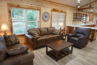 Toledo Queen Lakefront Custom 4 BR Home, Boathouse - Alliance - 9