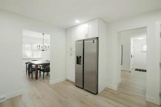 5-Bedrooms! Stylish and Modern Home, Pets Welcome! - 2