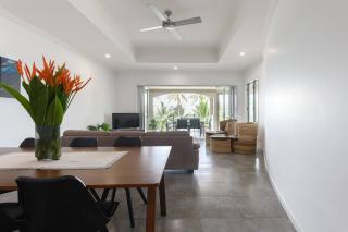 The Marron Bloom - Beachfront Boutique Bliss - Palm Cove - 2
