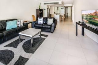 Seascape Solace - Breezy Waterfront Bliss - Palm Cove - 5