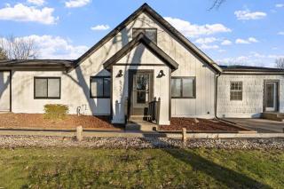 Notre Dame Haus: Pool, Game room & 5 min to campus - South Bend - 3