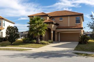 NearTheParks - 5BR Family Villa with Saltwater Pool near Disney - Davenport - 0