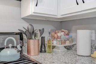 Cheerful 1-Bedroom Lake Cottage - Lakehead - 5