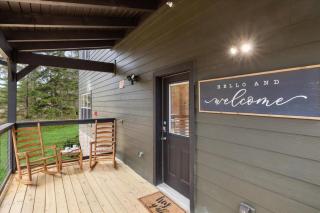 NEW 8BR Pool Cabin w Hot Tub & Arcade Room HL - 2