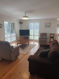 Bob & Rob's Beach Retreat - Dalmeny - 5