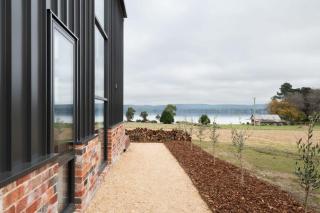 Koze Haus - Blissful Barn by the River - Hillwood - 2