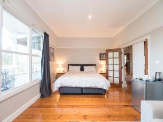 Hillview & Stringybark, Halls on Falls Homestead - Strath Creek - 4