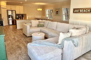 Beach side, ocean views & walk to Casa Marina - Jacksonville Beach - 7