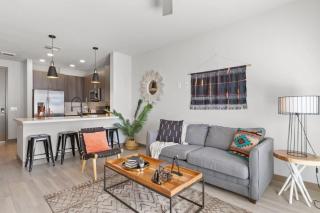 CozySuites PHX RORO Gym, Pool, Pets, Parking! #4 - Phoenix - 8