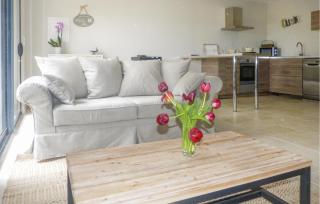 Nice Home In La-Roque-Sur-Pernes - 6
