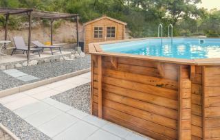 Nice Home In La-Roque-Sur-Pernes - 8